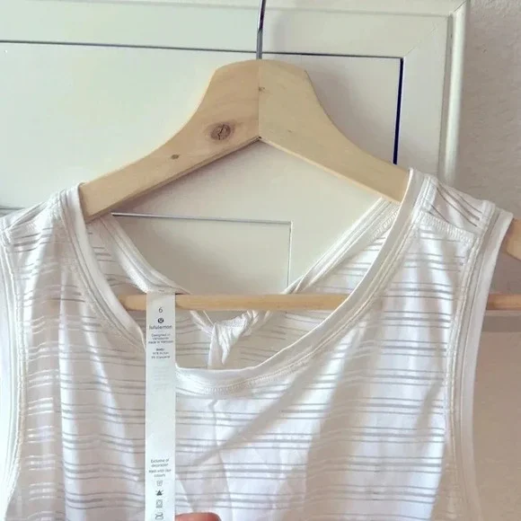 LULULEMON EUC Set of 2 Tops Long Sleeve Tank Sleeveless Tie Back 6 White - Picture 4 of 6